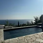 Villa Petra Aprovaton